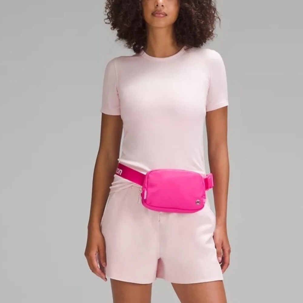 Lululemon Sonic Pink 1L Belt Bag NWT - Picture 3 of 13